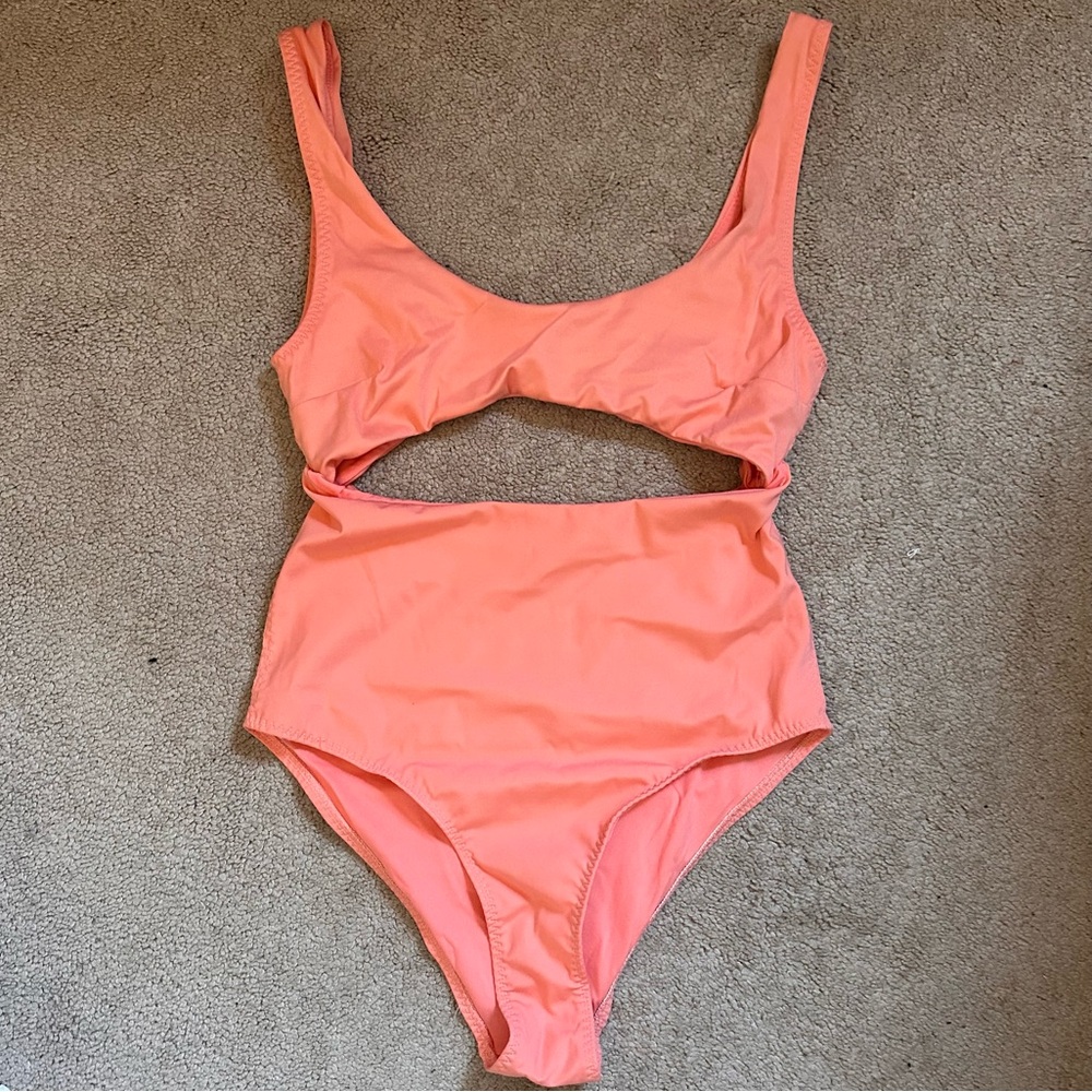 Zara one piece swimsuit w/ cut out